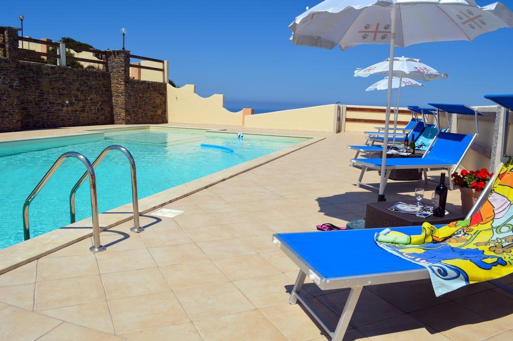 Agriturismo Finagliosu Palmadula Buitenkant foto
