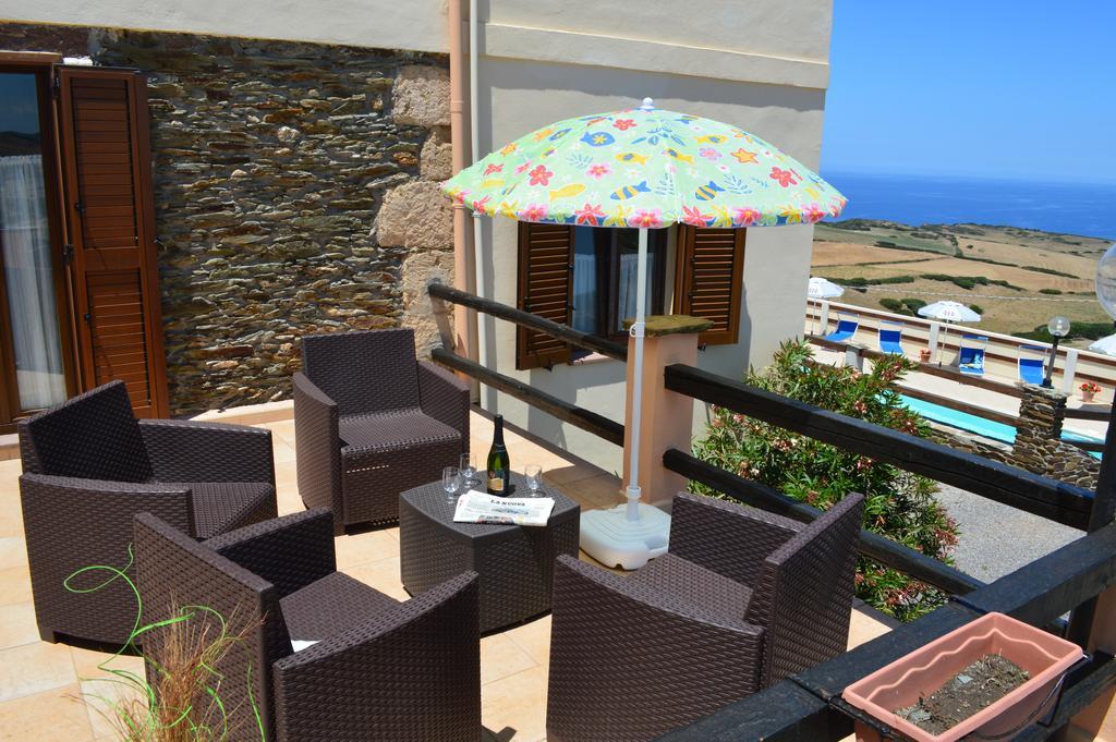Agriturismo Finagliosu Palmadula Buitenkant foto