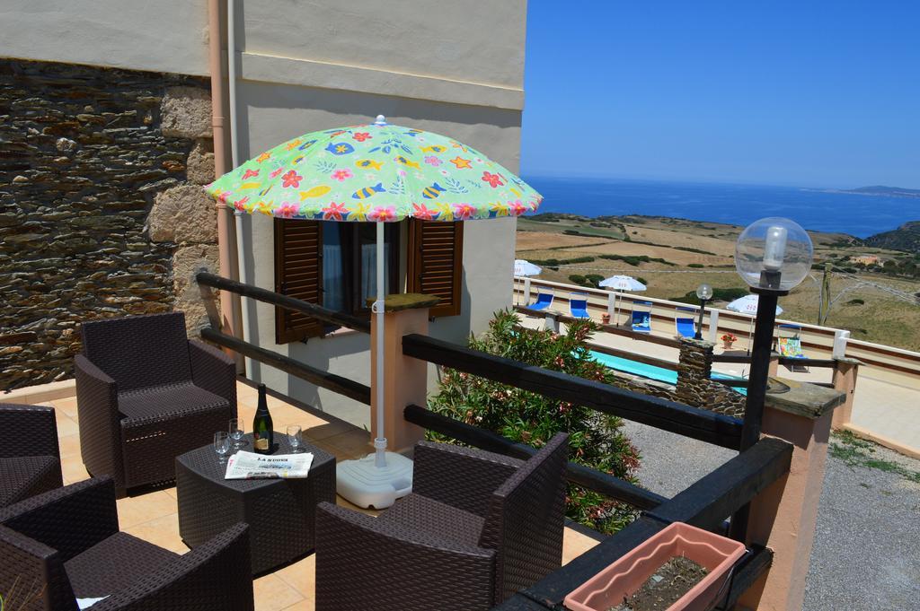 Agriturismo Finagliosu Palmadula Buitenkant foto